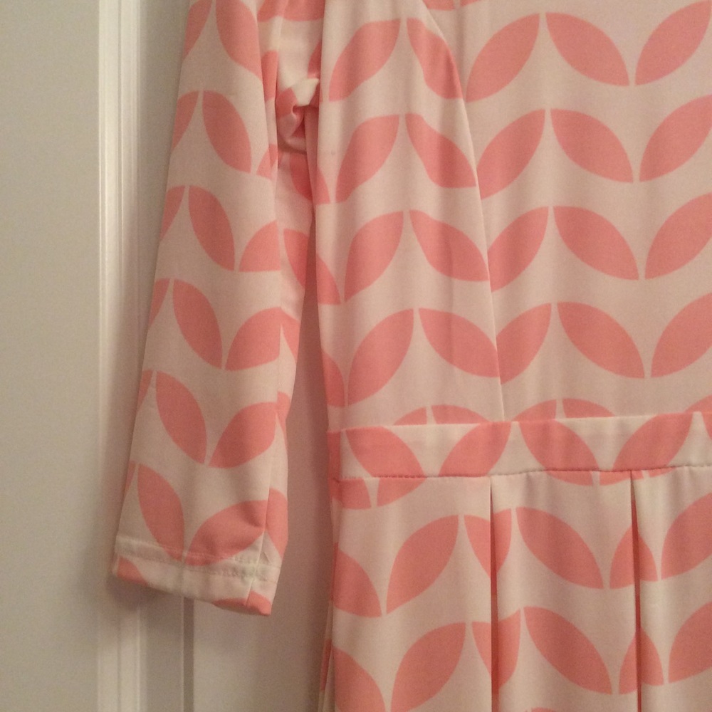 Dress - Picture 2 of 4